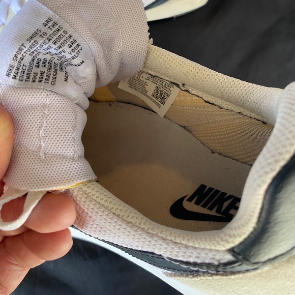 Nike sneakers - Picture 4 of 4